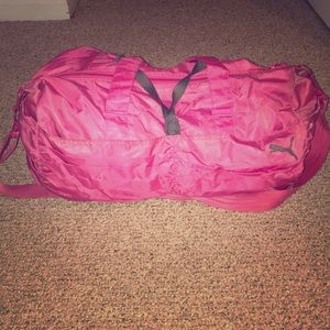 Puma HOTT PINK Duffle Bag. Tons of storage
